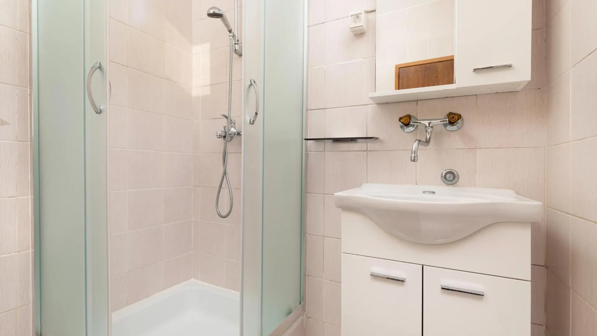 Apartment Apartman Mira Njivice
